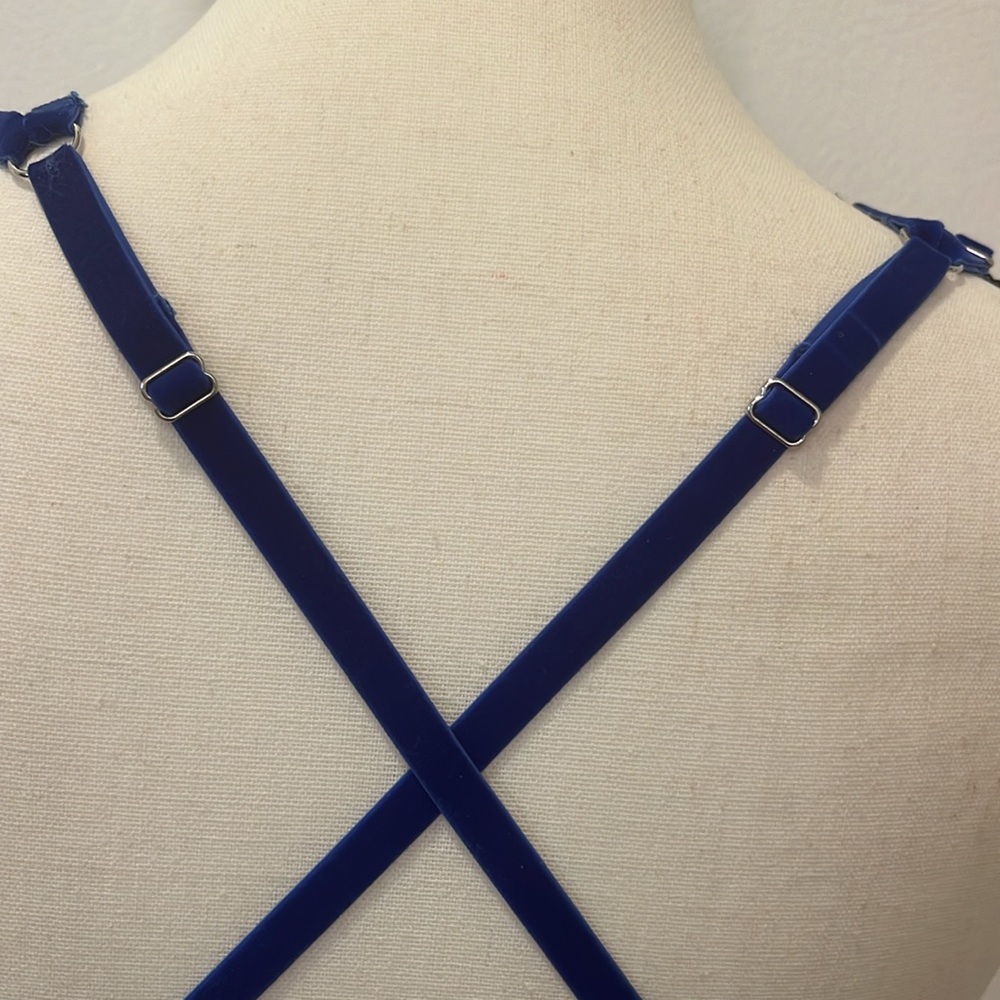 Halter bra - Picture 5 of 7